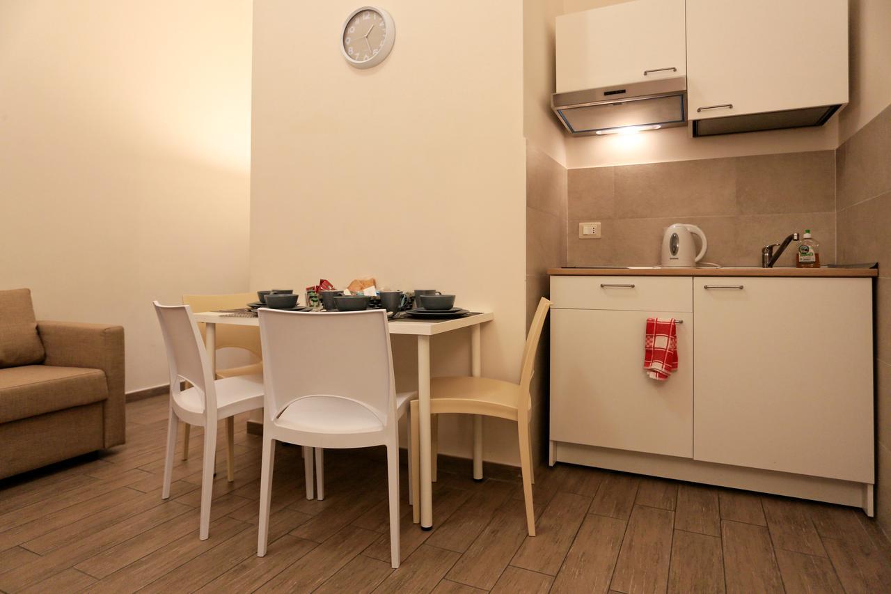 Apartcity Naples B&B Exteriör bild