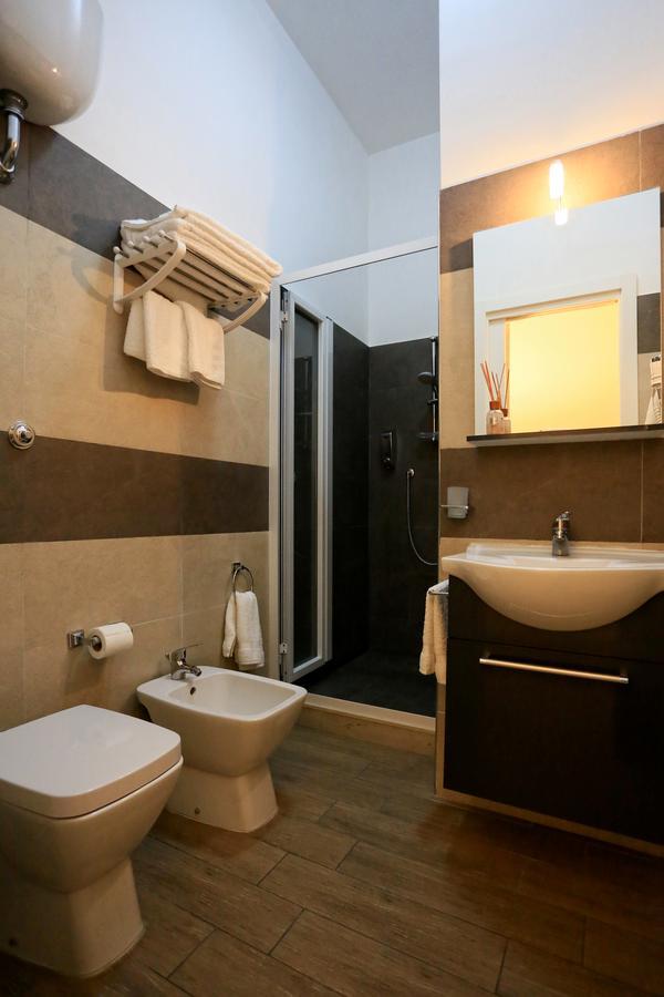Apartcity Naples B&B Exteriör bild