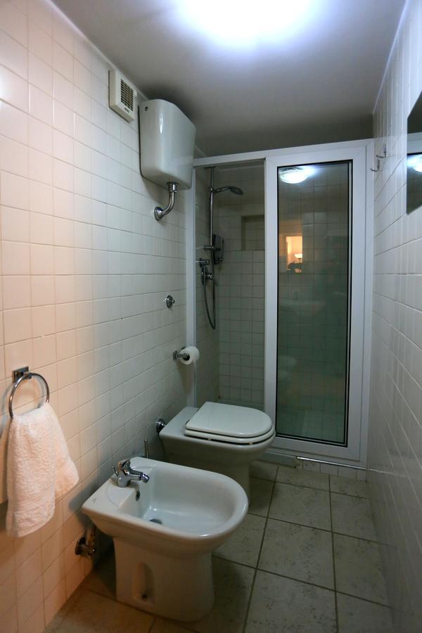Apartcity Naples B&B Exteriör bild
